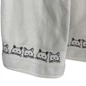 2 CASABA WHITE,GRAY CAT EMBROIDERED 100% COTTON bath towels